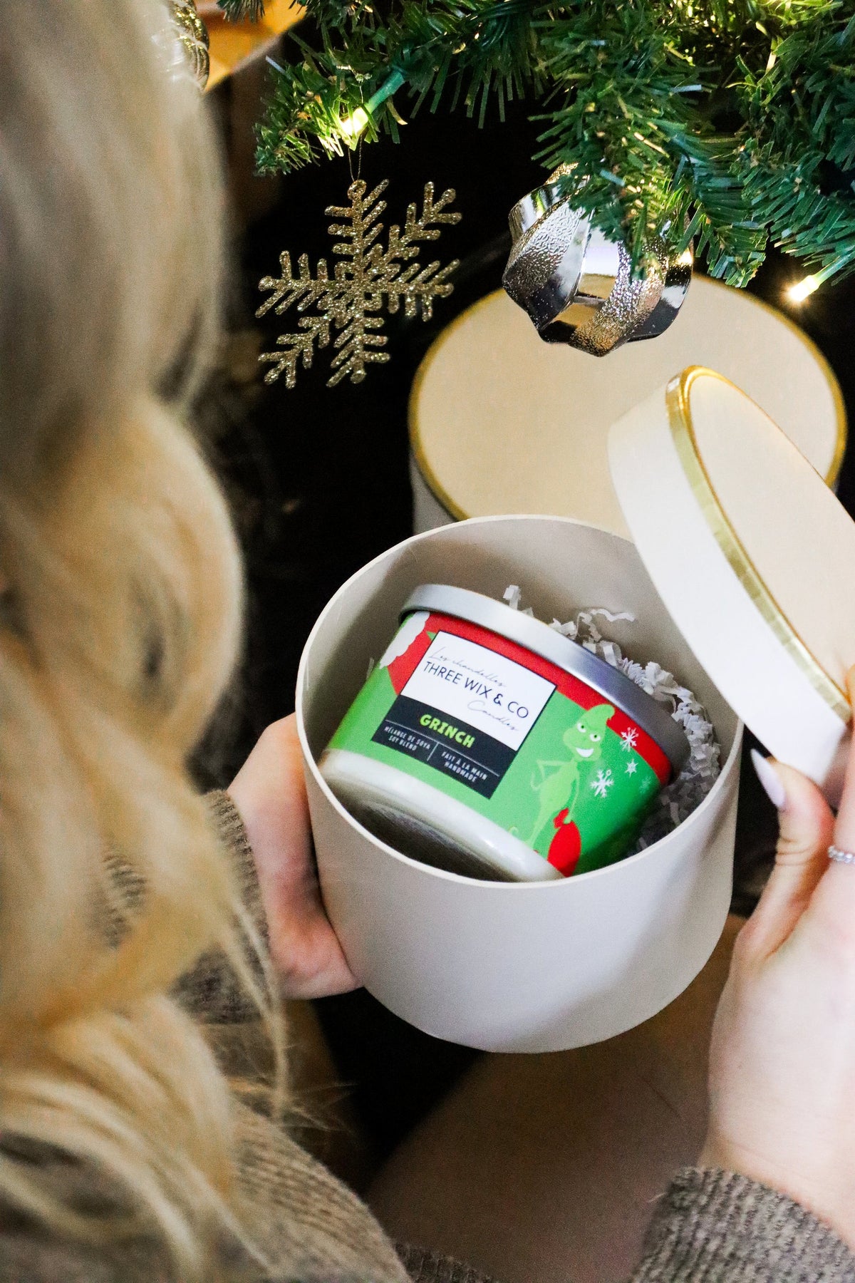 Chandelle Grinch - Three Wix And Co