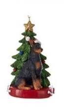 Ornement Chien Résine avec Arbre de Noël Assortiment 4.25"