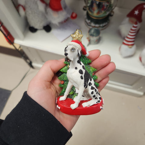 Ornement Chien Résine avec Arbre de Noël Assortiment 4.25"