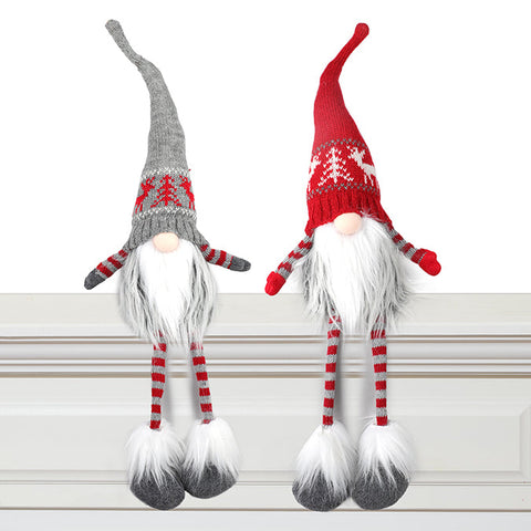 Gnome assis en tissu avec jambes pendantes et bonnet en tricot 55cm 2 assortis rouge, gris